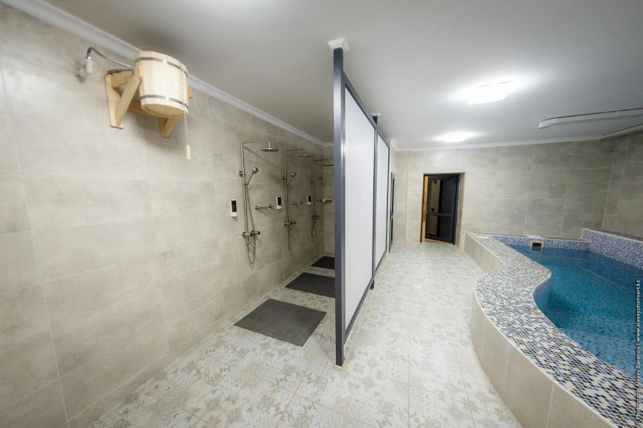 As Inn Hotel Karagandy エクステリア 写真